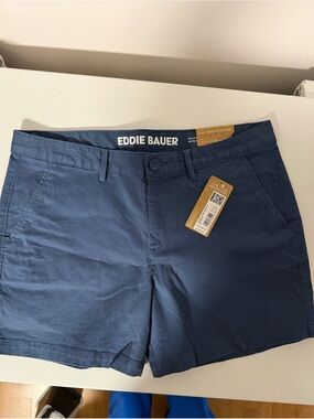 NWT Eddie Bauer  Women's Navy Chino Shorts
